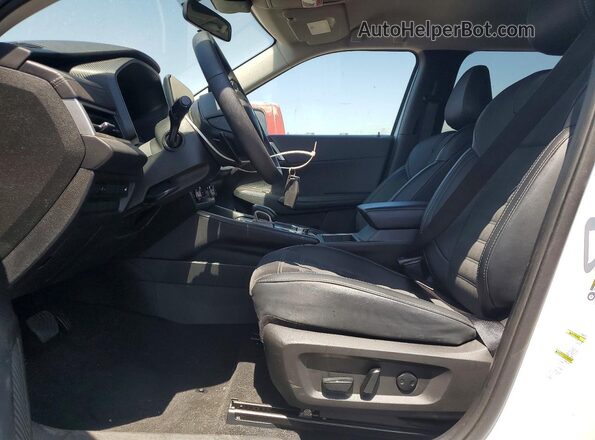 JA4J3VA83RZ057132 2024 MITSUBISHI OUTLANDER White Սալոնի դիմացի տեսք