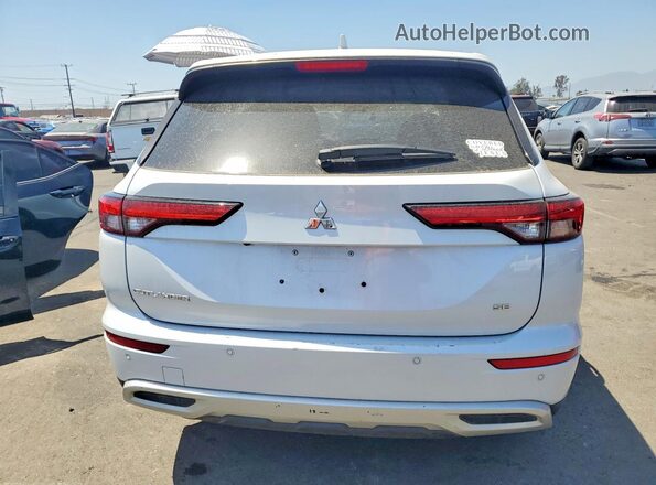 JA4J3VA83RZ057132 2024 MITSUBISHI OUTLANDER White Հետևի տեսք