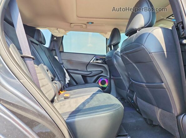 JA4J3VA86RZ050577 2024 MITSUBISHI OUTLANDER Black Vista de los asientos traseros
