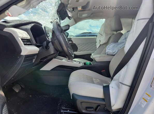 JA4J3WA88RZ032748 2024 MITSUBISHI OUTLANDER White Front interior view