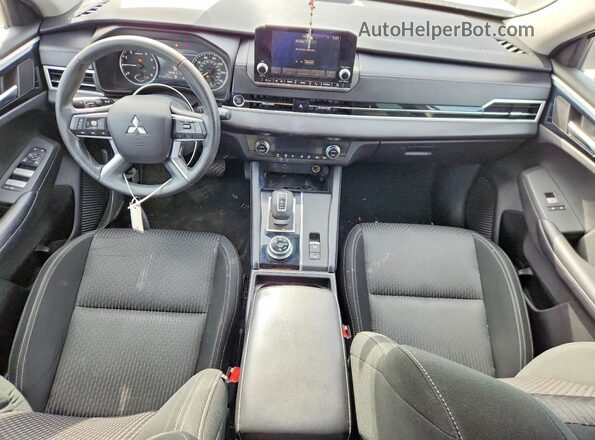 JA4J4TA89NZ047667 2022 MITSUBISHI OUTLANDER Silver Widok deski rozdzielczej