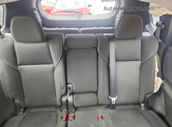 JA4J4UA80RZ074218 2024 MITSUBISHI OUTLANDER White Widok tylnych siedzeń