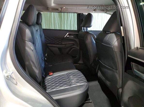 JA4J4WA86RZ020076 2024 MITSUBISHI OUTLANDER Silver Вид задньої частини салону