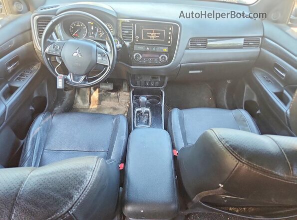 JA4JZ3AX7JZ603865 2018 MITSUBISHI OUTLANDER Silver Widok deski rozdzielczej