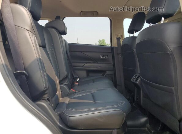 JA4JZ4AX3LZ603757 2020 MITSUBISHI OUTLANDER White Սալոնի հետևի տեսք