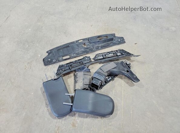 JA4JZ4AX9KZ002299 2019 MITSUBISHI OUTLANDER Silver ძრავის განყოფილების ხედი