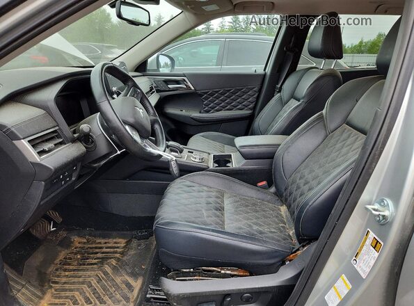 JA4T5VA93RZ623656 2024 MITSUBISHI OUTLANDER Silver Widok wnętrza z przodu
