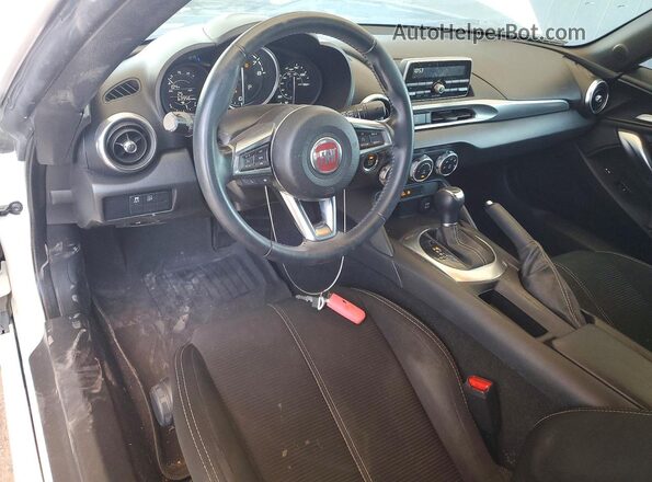 JC1NFAEK1H0107829 2017 FIAT 124 Белый Вид панели приборов