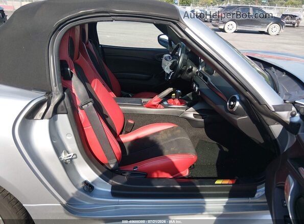 JC1NFAEK4K0141903 2019 FIAT 124 SPIDER Silver Widok wnętrza z przodu