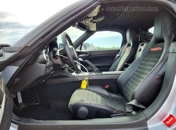 JC1NFAEK6K0141353 2019 FIAT 124 Серебряный Вид салона спереди
