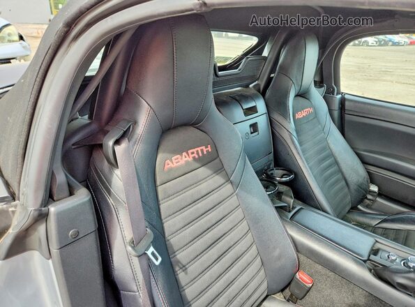 JC1NFAEK6K0141353 2019 FIAT 124 Серебряный Вид задних сидений