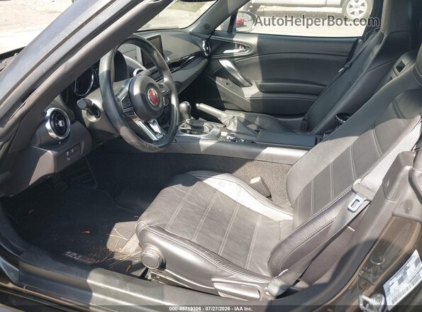 JC1NFAEK7H0105261 2017 FIAT 124 SPIDER Gray Widok naklejki z numerem VIN