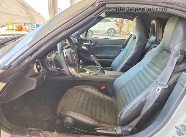JC1NFAEK8H0108461 2017 FIAT 124 White Սալոնի դիմացի տեսք