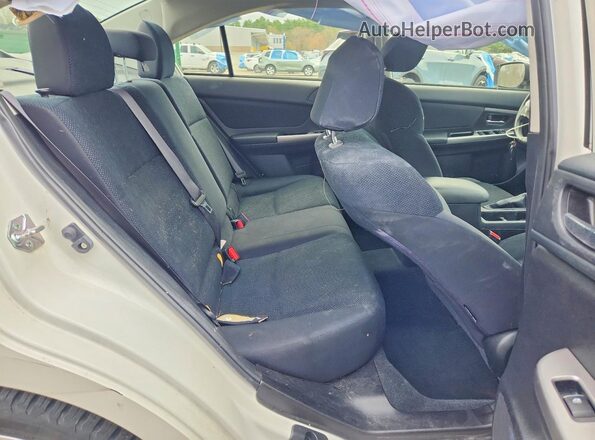 JF1GJAF61GH010261 2016 SUBARU IMPREZA Белый Вид задних сидений