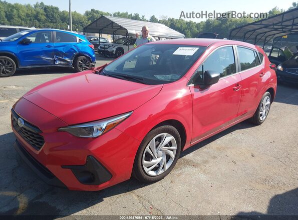 JF1GUABC0S8252485 2025 SUBARU IMPREZA Red წინა მარცხენა ხედი სამი მეოთხედიდან