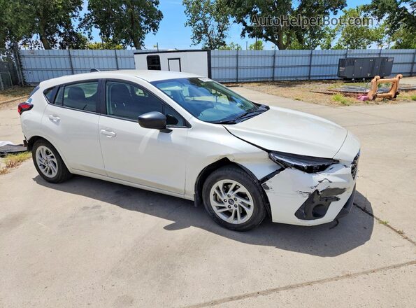 JF1GUABC6R8258043 2024 SUBARU IMPREZA Белый Передняя правая четверть
