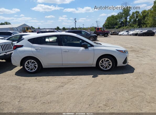 JF1GUABC8S8259362 2025 SUBARU IMPREZA White Вид задньої частини салону