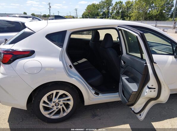 JF1GUABC8S8259362 2025 SUBARU IMPREZA White Вид наклейки з VIN-кодом