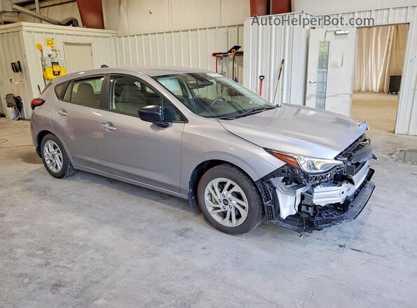 JF1GUABC9S8316829 2025 SUBARU IMPREZA Silver Delantero derecho