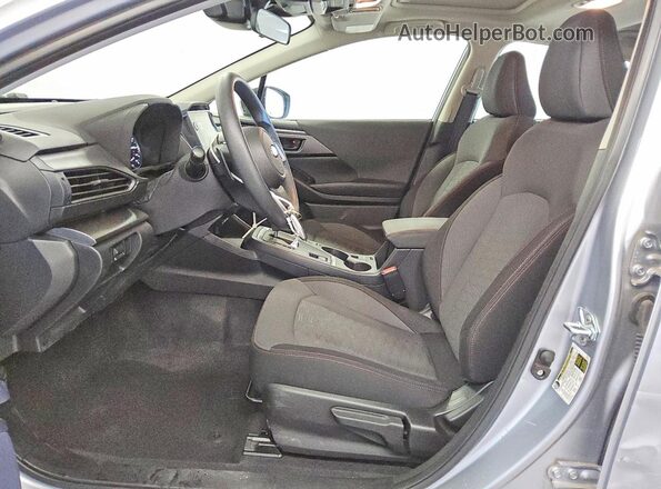 JF1GUAFC7S8201706 2025 SUBARU IMPREZA Silver Vista interior delantera