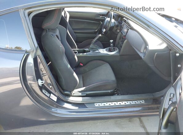 JF1ZCAB17H9600781 2017 SUBARU BRZ Gray Widok wnętrza z przodu