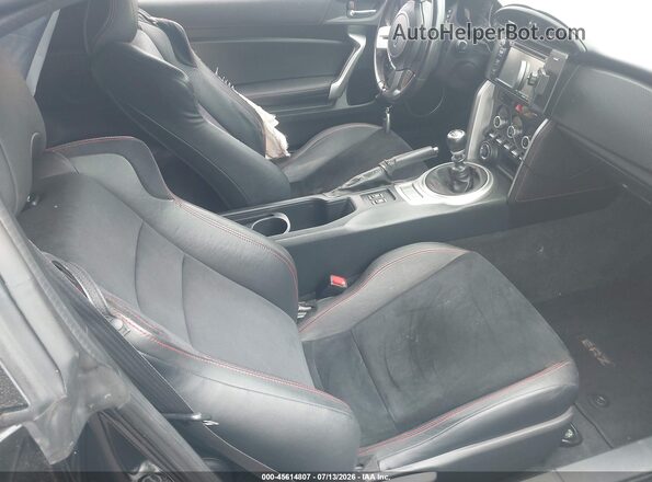 JF1ZCAC16G9600915 2016 SUBARU BRZ Черный Вид салона спереди