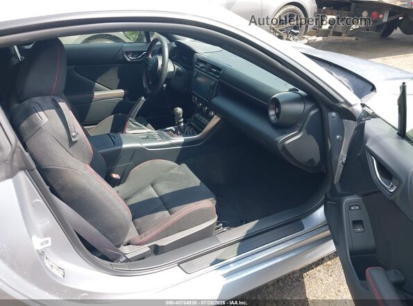 JF1ZDBB14S9700556 2025 SUBARU BRZ Silver Widok wnętrza z przodu