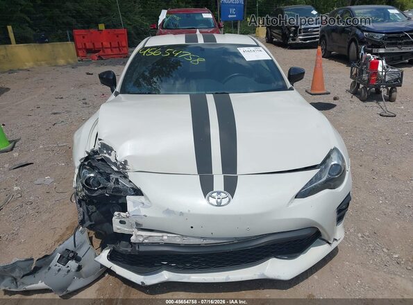 JF1ZNAA17H8708707 2017 TOYOTA 86 White Vista del cuadro de instrumentos