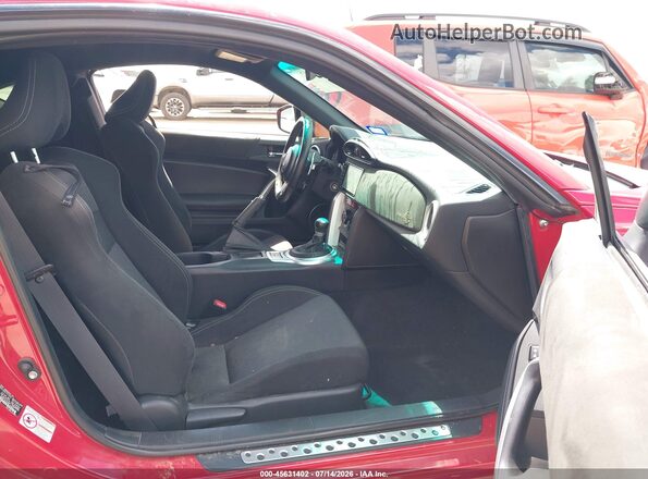 JF1ZNAA18H8701958 2017 TOYOTA 86 Red Widok wnętrza z przodu