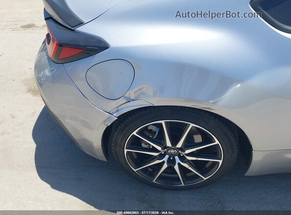 JF1ZNBC17P8765233 2023 TOYOTA GR86 Silver 