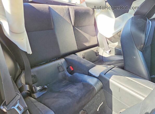 JF1ZNBE11S8750233 2025 TOYOTA GR Silver Widok tylnych siedzeń