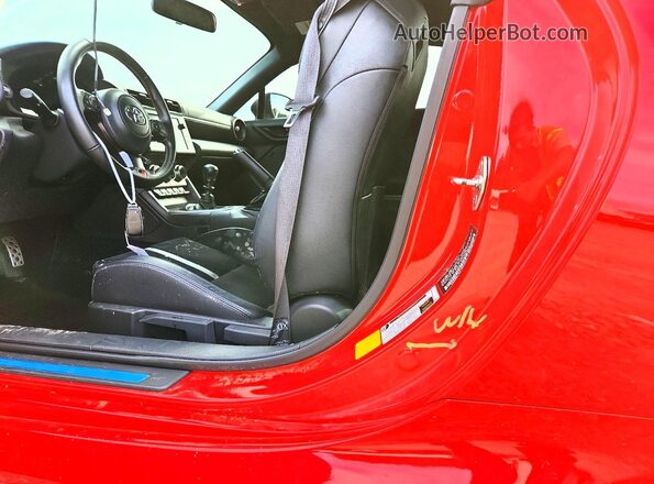 JF1ZNBE15P9756652 2023 TOYOTA GR Red Շարժիչի բաժամունքի տեսք