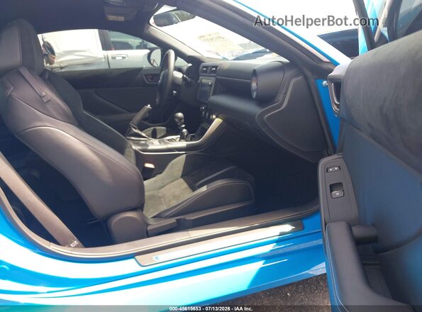 JF1ZNBE18P9759089 2023 TOYOTA GR86 Blue წინა სალონის ხედი