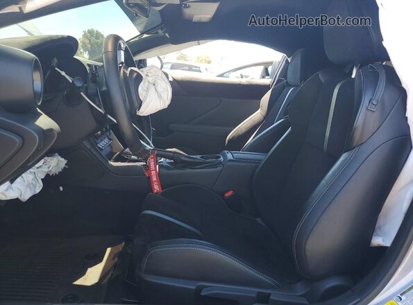 JF1ZNBF13P8764155 2023 TOYOTA GR Silver წინა სალონის ხედი