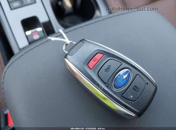 JF2BURJD0TY532925 2026 SUBARU OUTBACK Black Vista del salpicadero
