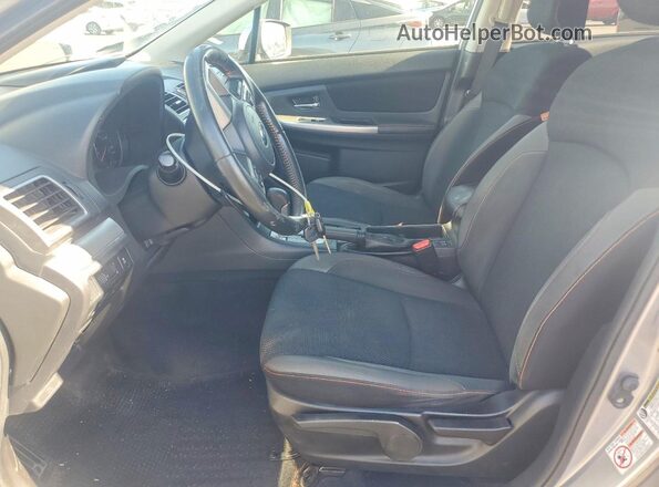 JF2GPABC0G8217553 2016 SUBARU CROSSTREK Silver Սալոնի դիմացի տեսք
