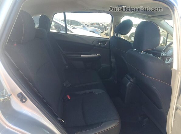 JF2GPABC0G8217553 2016 SUBARU CROSSTREK Silver Սալոնի հետևի տեսք