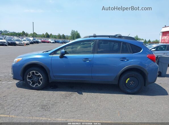 JF2GPABC1H8213626 2017 SUBARU CROSSTREK Blue Vista interior trasera