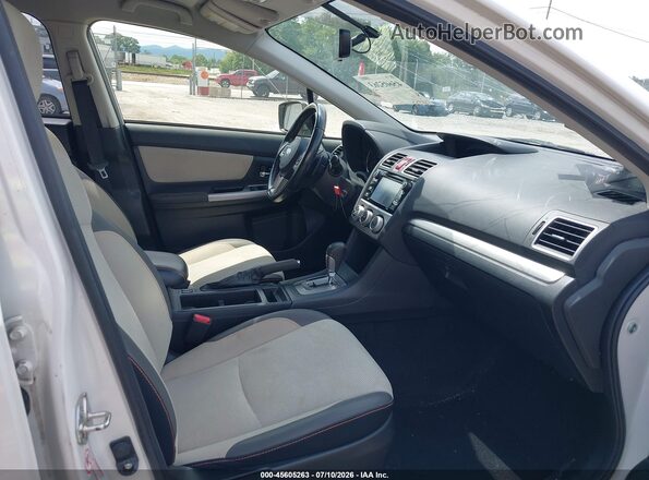 JF2GPABC1HH229843 2017 SUBARU CROSSTREK White Вид салону спереду