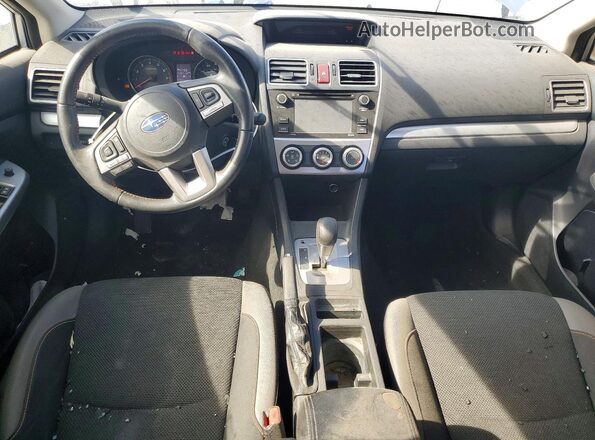 JF2GPABC3H8259569 2017 SUBARU CROSSTREK Silver Vista del salpicadero