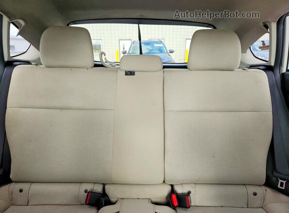 JF2GPABC5G9315987 2016 SUBARU CROSSTREK White Вид задніх сидінь
