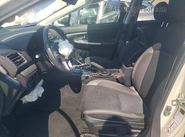 JF2GPABC5H8221826 2017 SUBARU CROSSTREK Beige Вид салону спереду