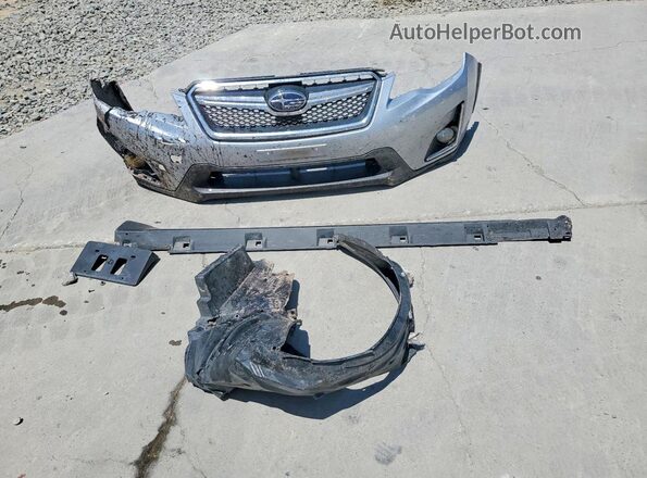 JF2GPABC6HG211151 2017 SUBARU CROSSTREK Silver ძრავის განყოფილების ხედი