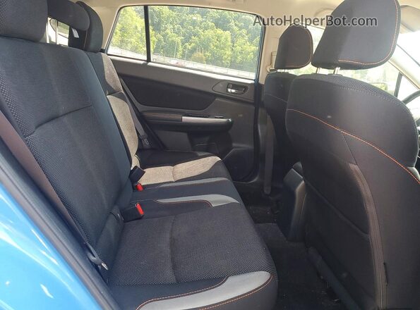 JF2GPABC7H8220127 2017 SUBARU CROSSTREK Blue Вид задньої частини салону