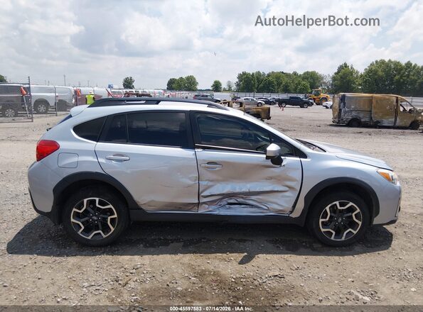 JF2GPABC8HH271698 2017 SUBARU CROSSTREK Silver Вид задньої частини салону
