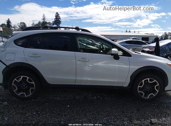 JF2GPADC5HH278136 2017 SUBARU CROSSTREK White 360 interior view