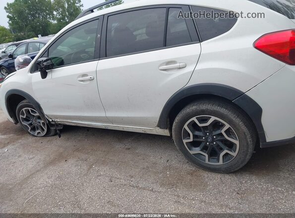 JF2GPAKC1HH237411 2017 SUBARU CROSSTREK White Vista frontal