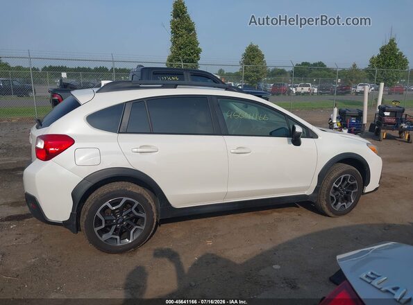 JF2GPAKC5H8208459 2017 SUBARU CROSSTREK White Widok wnętrza z tyłu