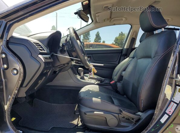 JF2GPAKC8H8207418 2017 SUBARU CROSSTREK Charcoal Вид салону спереду