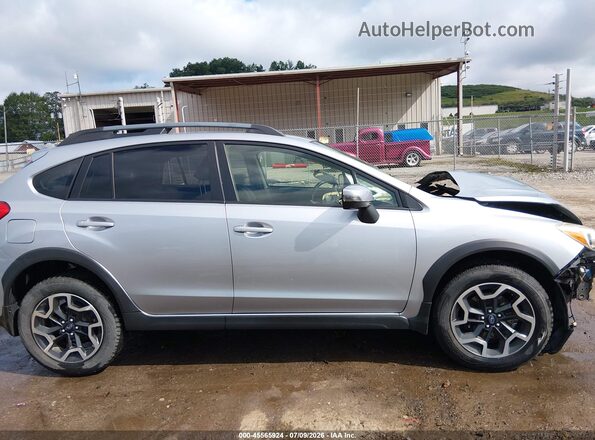 JF2GPALC2H8217246 2017 SUBARU CROSSTREK Silver სალონის 360-გრადუსიანი ხედი